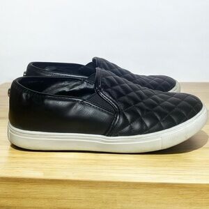STEVE MADDEN Women's size 8M Electric Slip on Black Quilted style ELTR01S1